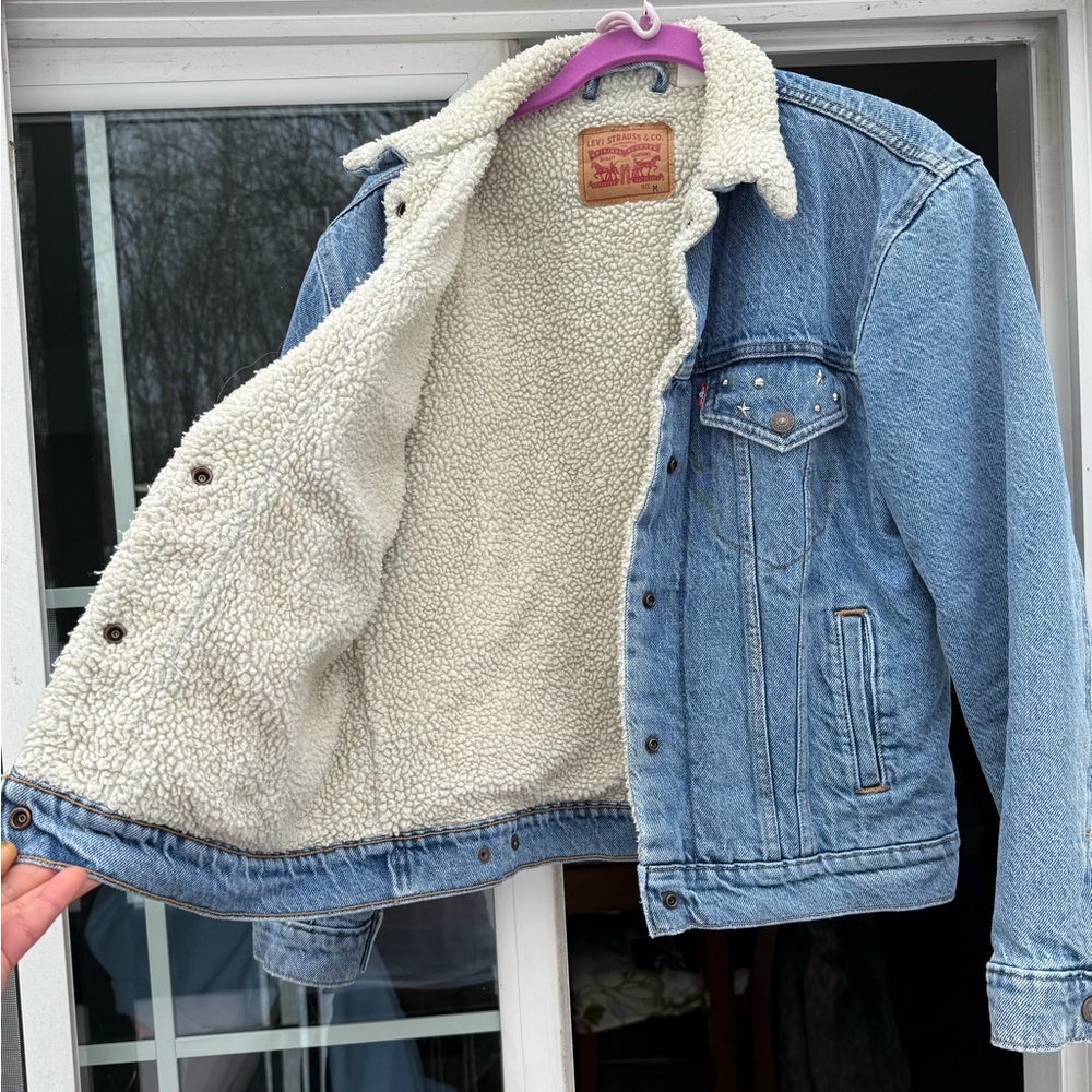 Levi's Blue Jean Jacket with Cream Collar - Picture 2 of 15